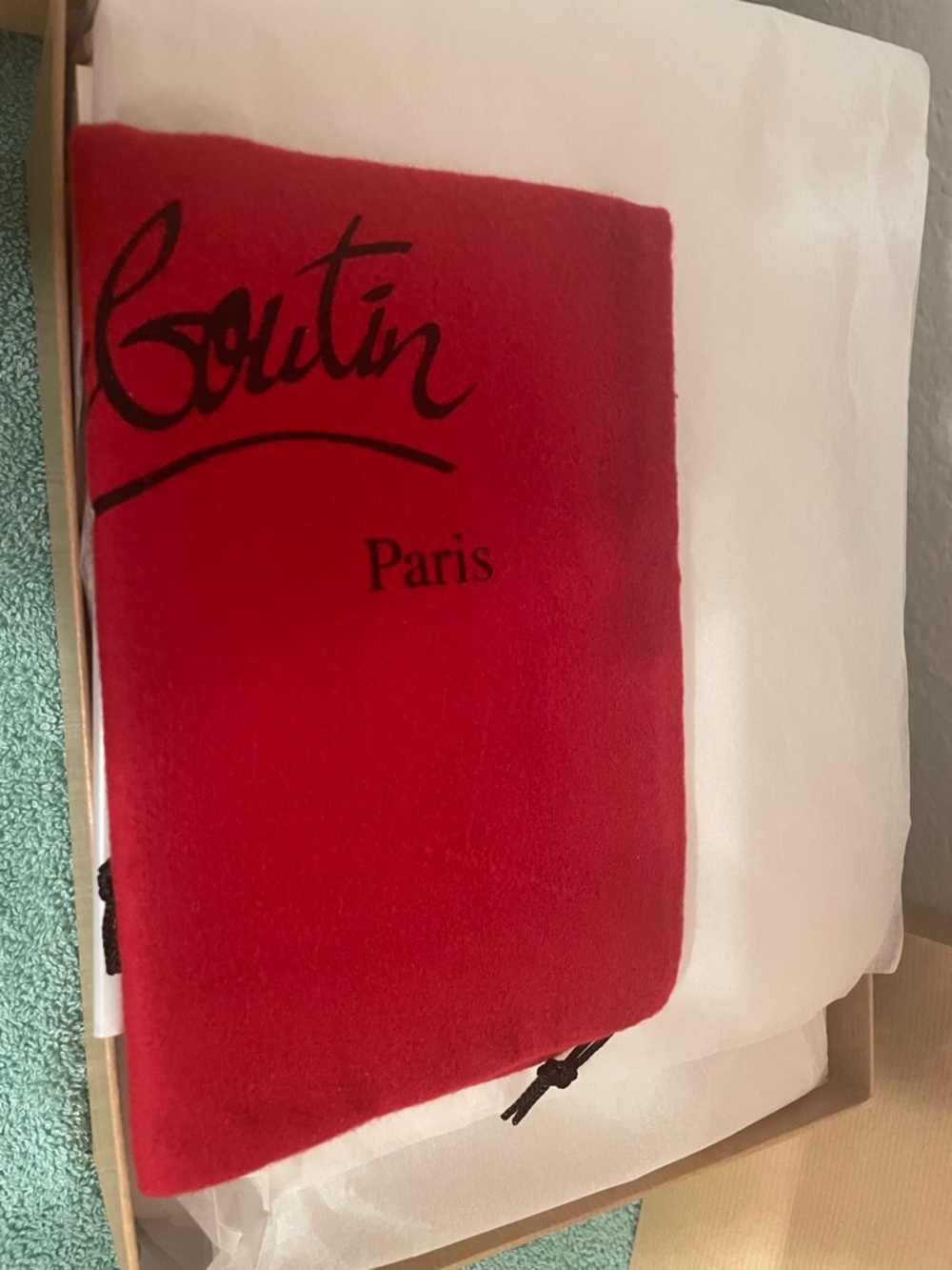 Christian Louboutin - Picture 4 of 14